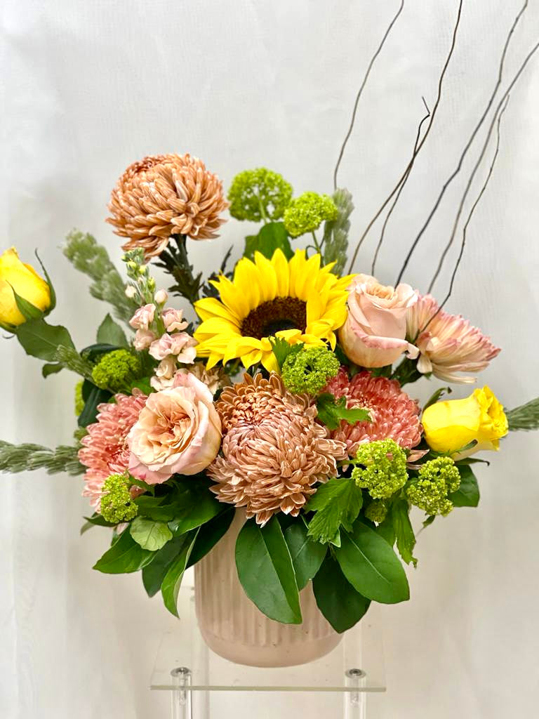 Flower delivery. Pink flowers. Pink flower delivery. floral delivery. flowers in sydney. quick flower delivery. same day flower delivery. beautiful flowers. beautiful flower delivery. Sunflower delivery. rose delivery. Sunflowers same day delivery