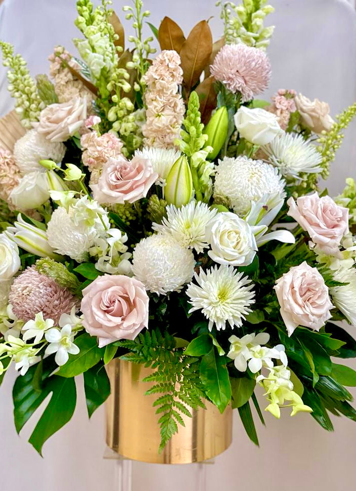 Flower delivery. Pink flowers. Pink flower delivery. floral delivery. flowers in sydney. quick flower delivery. same day flower delivery. beautiful flowers. beautiful flower delivery. Sunflower delivery. rose delivery. Pink and white flowers same day delivery