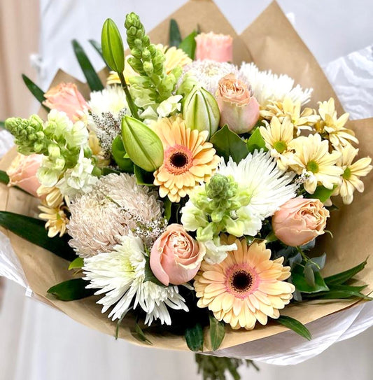 Flower delivery. Pink flowers. Pink flower delivery. floral delivery. flowers in sydney. quick flower delivery. same day flower delivery. beautiful flowers. beautiful flower delivery. Sunflower delivery. rose delivery. Pink flowers same day delivery